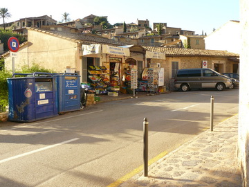 The Main Store, Deia 