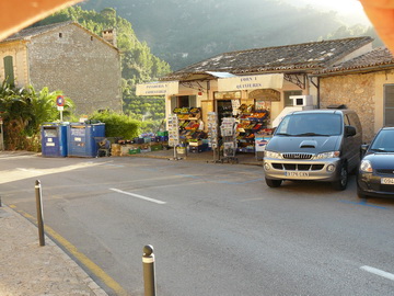 The Main Central Store, Deia 