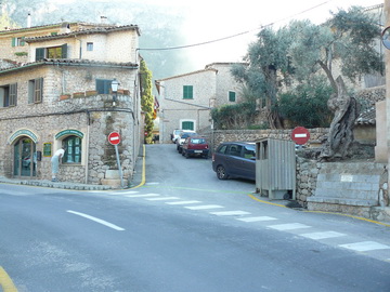 The street towards Tabac, Deia 